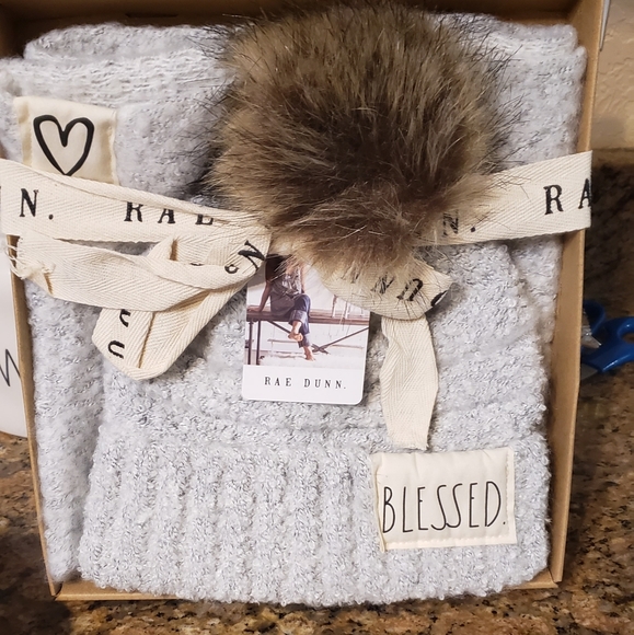Rae Dunn hat and scarf set